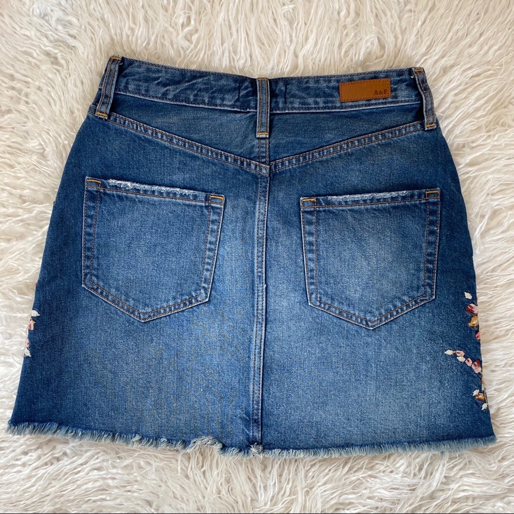Abercrombie & Fitch floral embroidered denim skirt - Picture 8 of 11